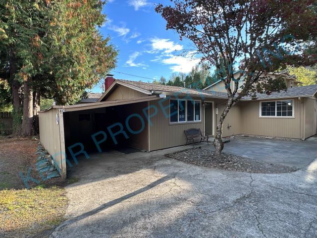 Photo - Charming 2-Bedroom Duplex with Cozy Fireplace at 775 SE Roberts Ave, Gresham – 1,500 Sq Ft of Comfor