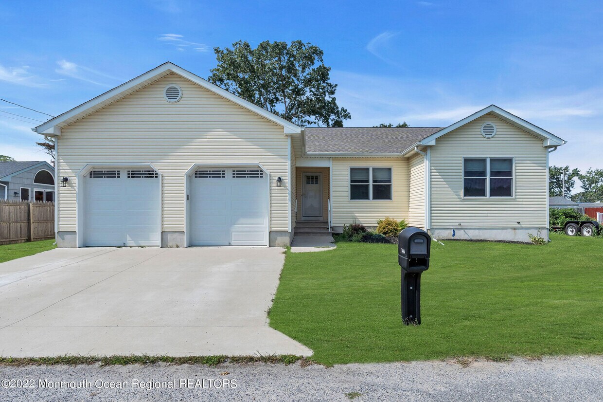 844 Seaman Ave, Beachwood, NJ 08722 House Rental in Beachwood, NJ