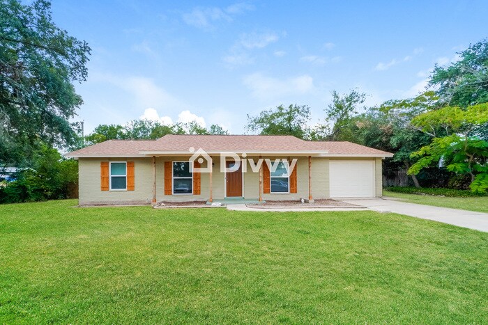Foto principal - 122 Sandy Oaks St, Live Oak, TX 78233