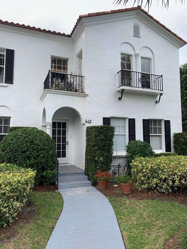 Building Photo - 445  Brazilian Avenue 5