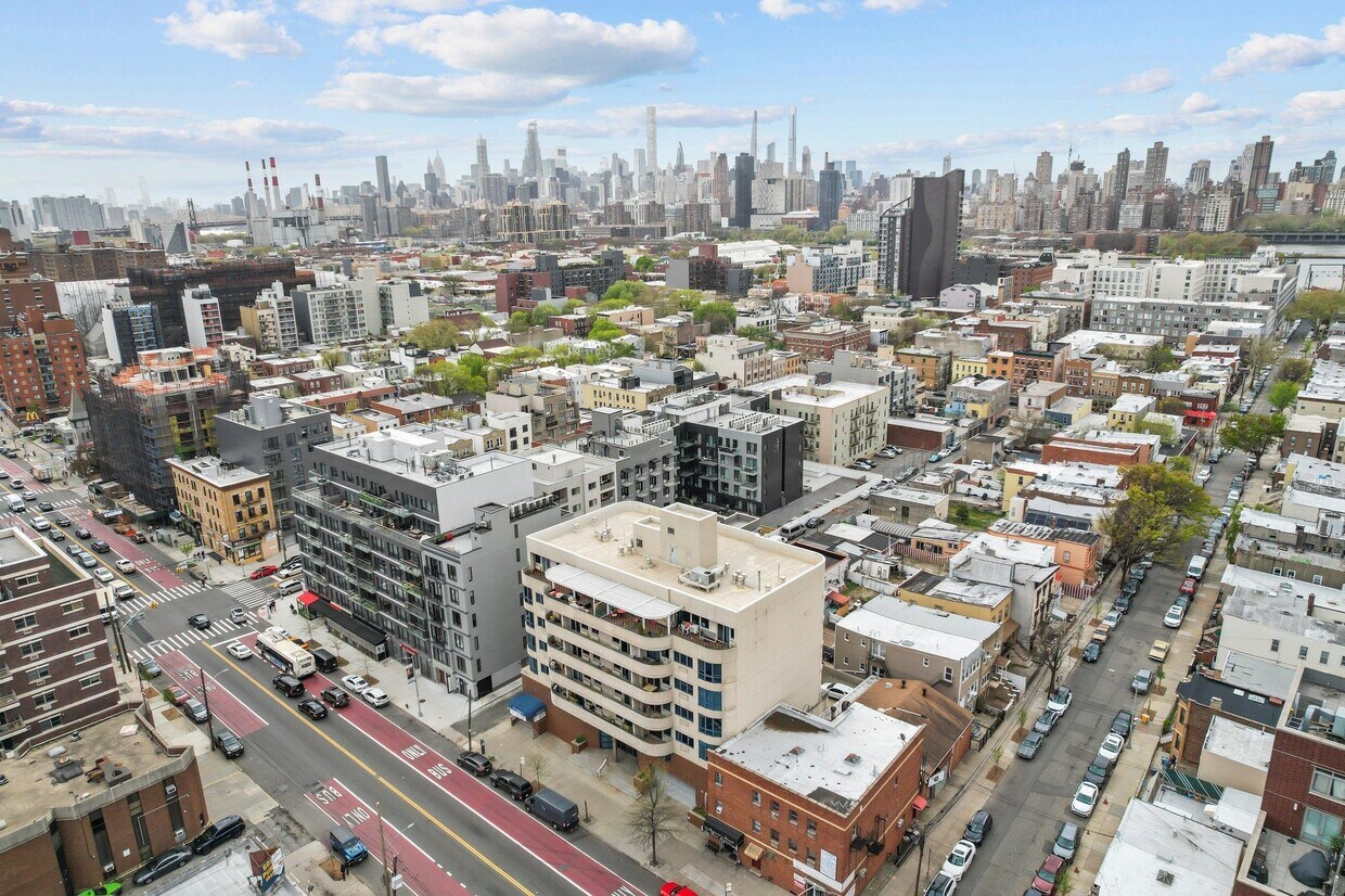 Foto principal - 30-80-80 21st St