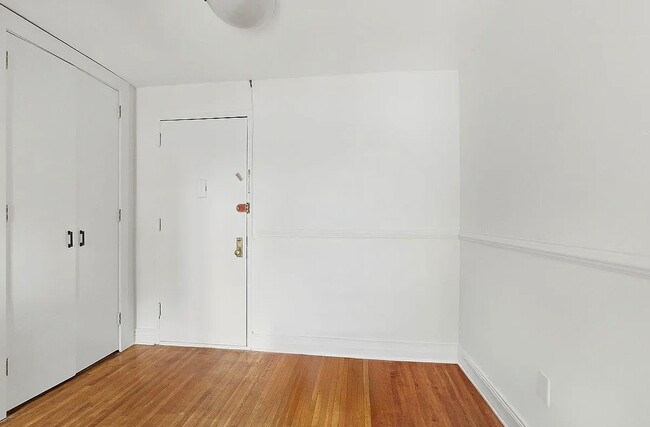 Photo - 400 E 17th St Apartment