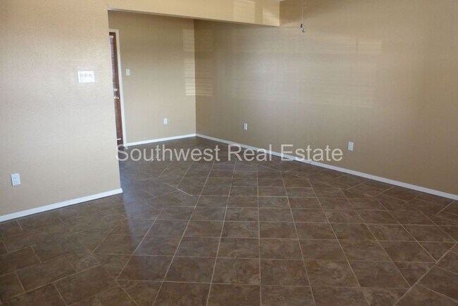 Building Photo - Nicely updated bedroom 1 bath apartment