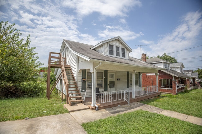 Building Photo - 1112 E Miller St