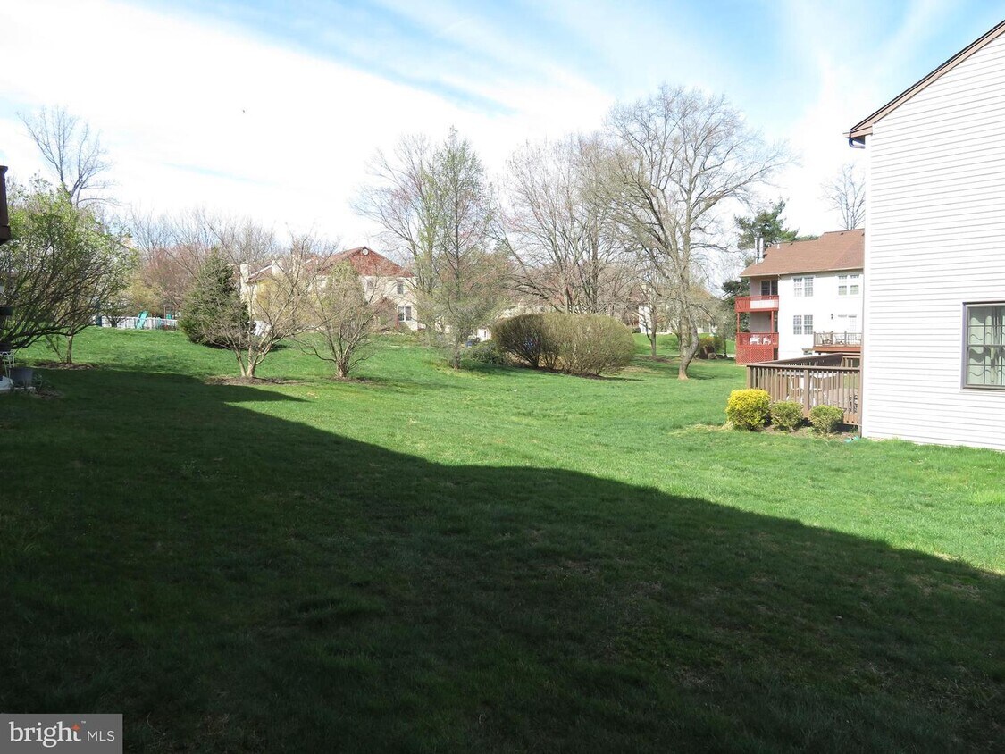 23 Holly Ct, Lafayette Hill, PA 19444 Townhome Rentals in Lafayette