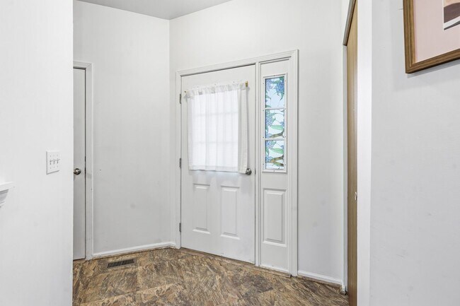 Foto del edificio - 4462 Quill Ln