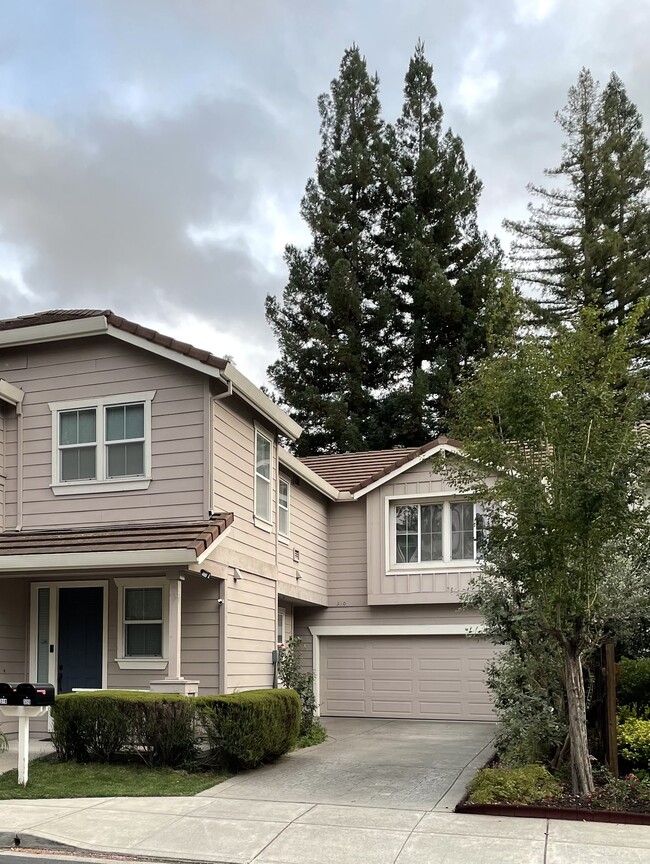 Building Photo - 320 Parnell Ct