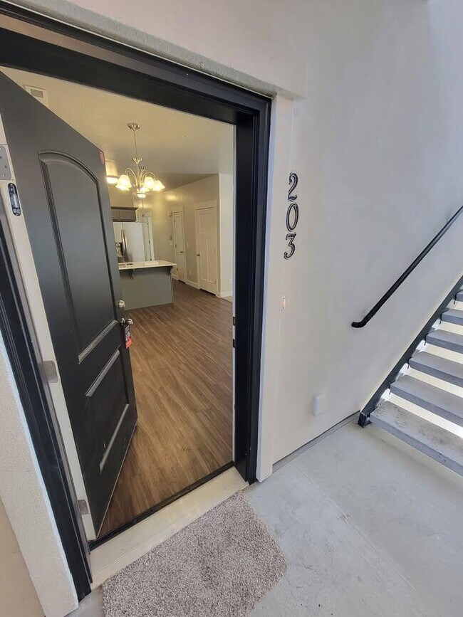 Foto del edificio - 13073 Newbridge Ln