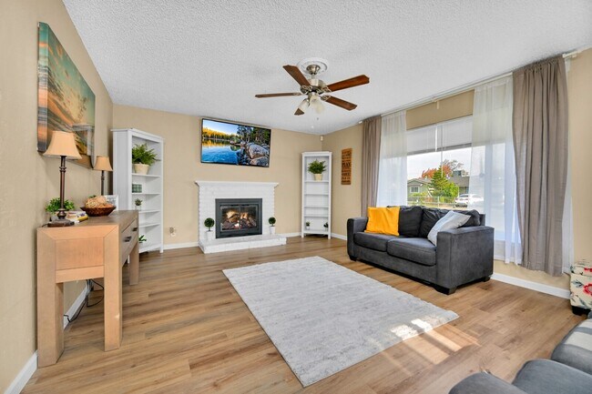 Living Room - 1914 S Backer Ave