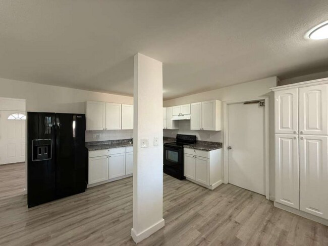 Foto del edificio - 164 Lost Forest St