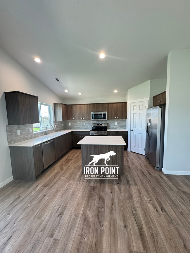 Building Photo - Brand New Home-Never Lived In w/3 car gara...