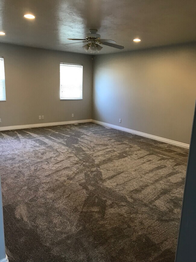 Foto del edificio - 633 S Teresa St