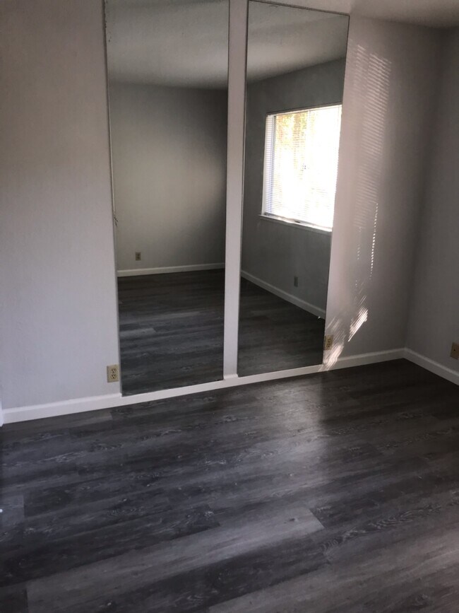 bedroom - 8200 Center Pky