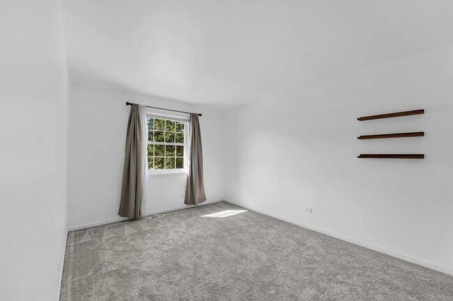 Foto del edificio - 1110 Riverwood Dr