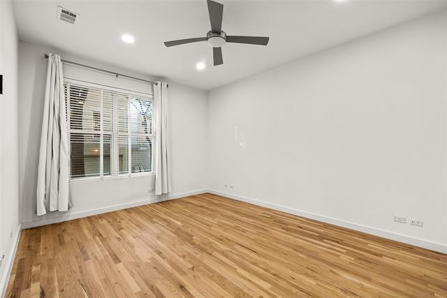 Foto del edificio - 3344 Miro Pl