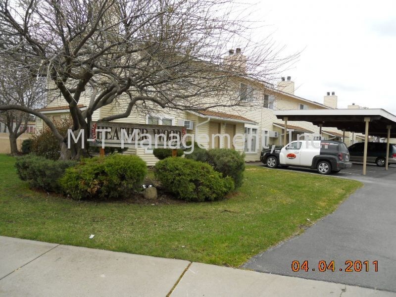 Primary Photo - 2107 N Houk Rd