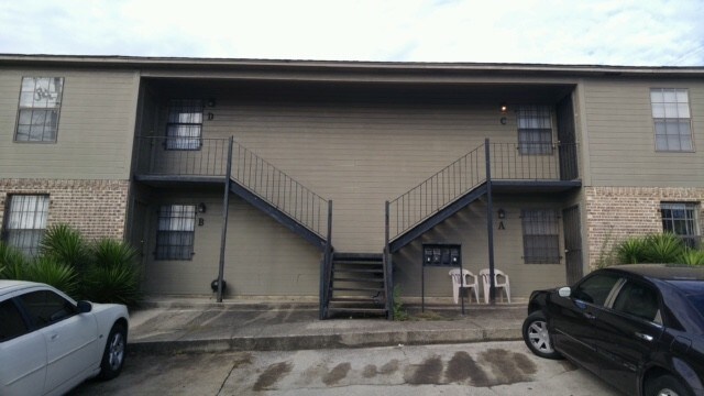 Building Photo - 3000 Avenue W