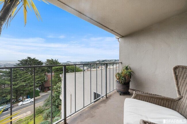 Foto del edificio - 160 Gardenside Dr