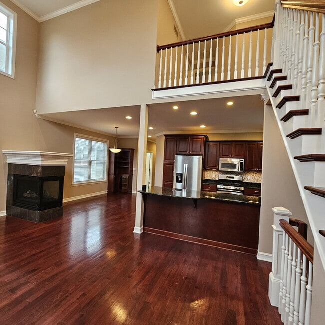 Foto del edificio - 3 Bedroom, 2.5 Bath Townhome Near Lake St. Clair with Finished Basement, Attached Oversized 2 Car...