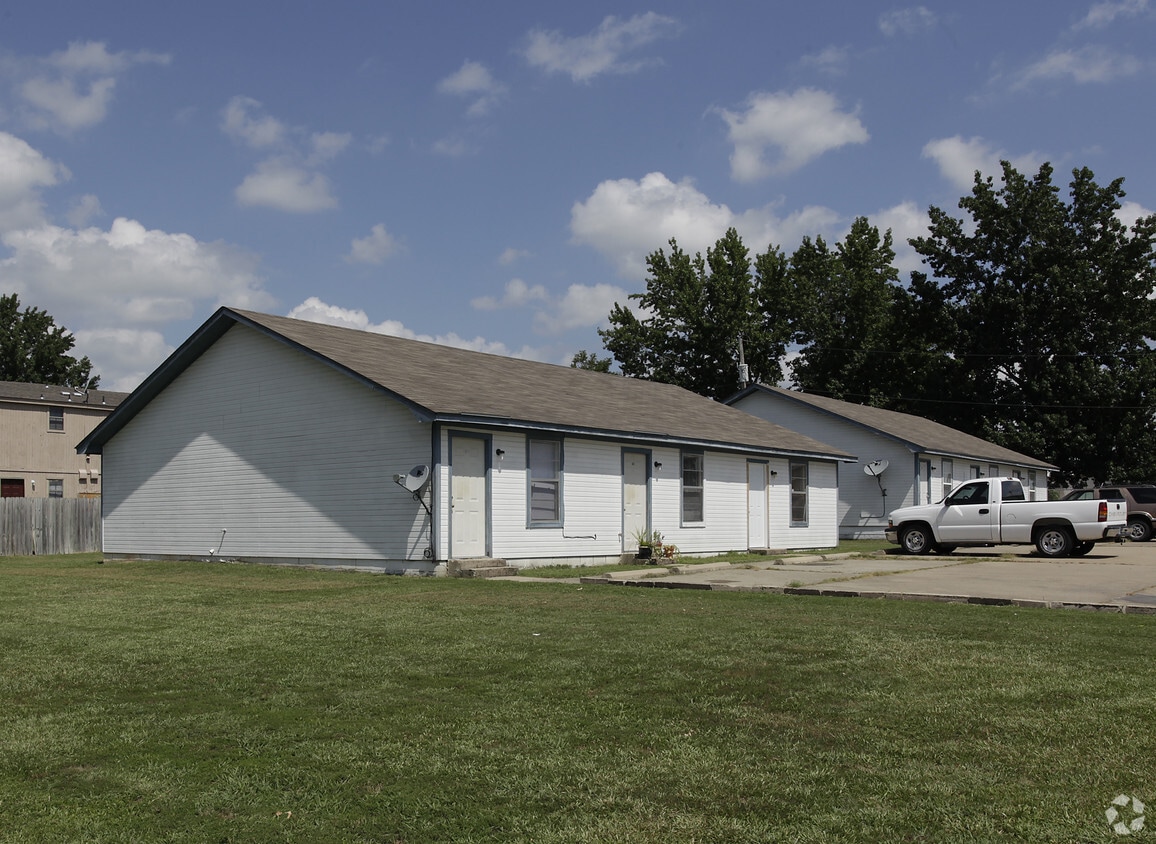 Foto principal - 898 W Myrtle St