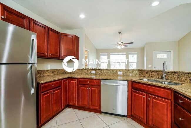 Building Photo - 3 Bedroom Pet-Friendly Home in Fort Myers, FL with Main Street Renewal