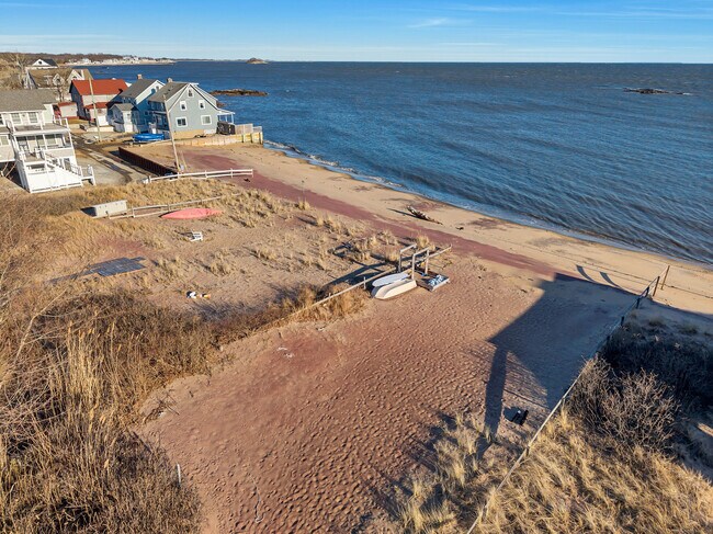 Foto del edificio - 71 Beach Ave