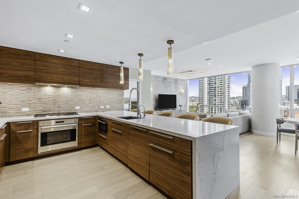 Foto principal - 888 W E St