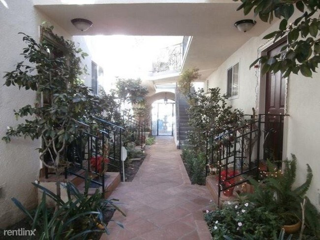Foto del edificio - 1 br, 1 bath Apartment - 11022 Aqua Vista St