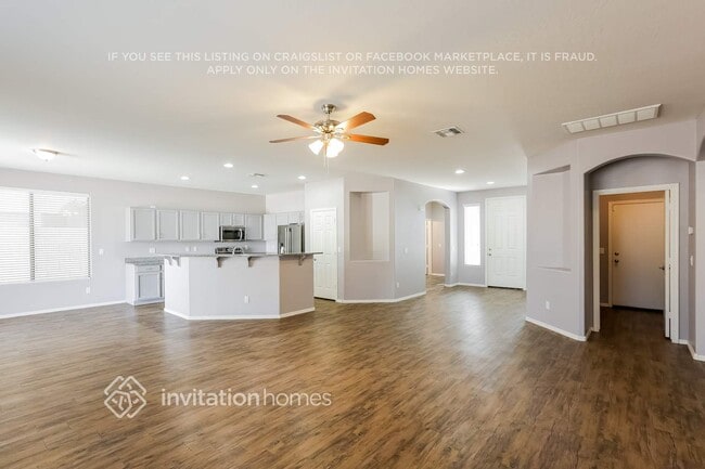 Building Photo - 7120 S 24th Ln