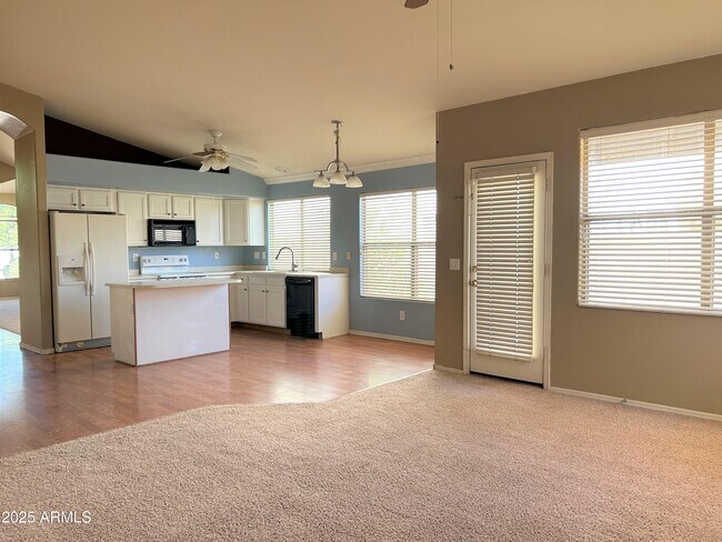 Foto del edificio - 1801 E Toledo St