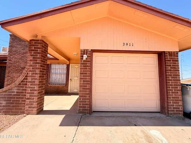 Foto del edificio - 3911 Moonlight Ave