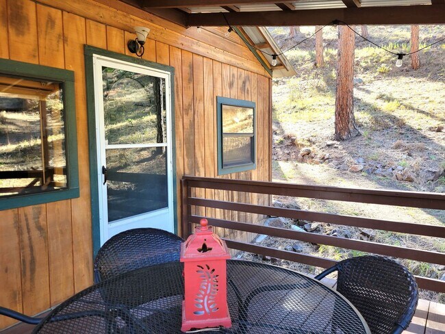 Foto del edificio - 2 br, 2 bath House - 235 Hart Avenue