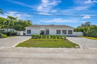 Building Photo - 6841 SW 71st Ave