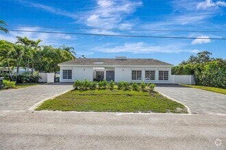 Building Photo - 6841 SW 71st Ave