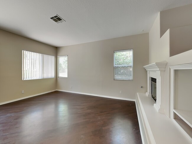 Building Photo - 28315 Hidden Hills Dr