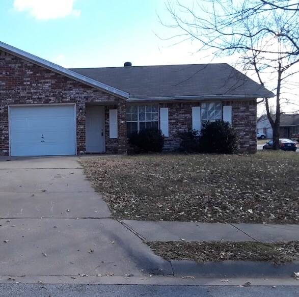1571 Shannon St Unit 1, Springdale, AR 72764 Room for Rent in
