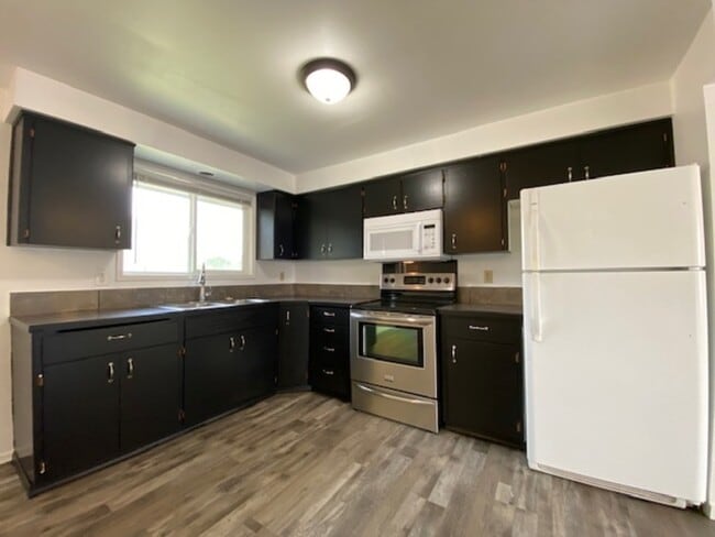 Foto del edificio - 1629 E Rowan Ave