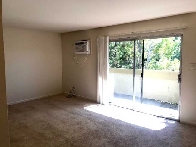 Building Photo - 1020 Dolores St