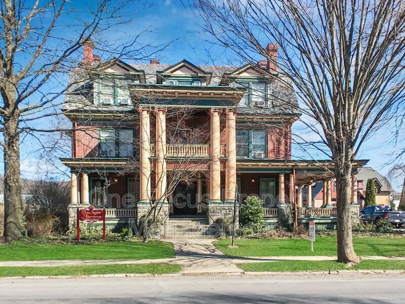 Primary Photo - 912 W 4th St