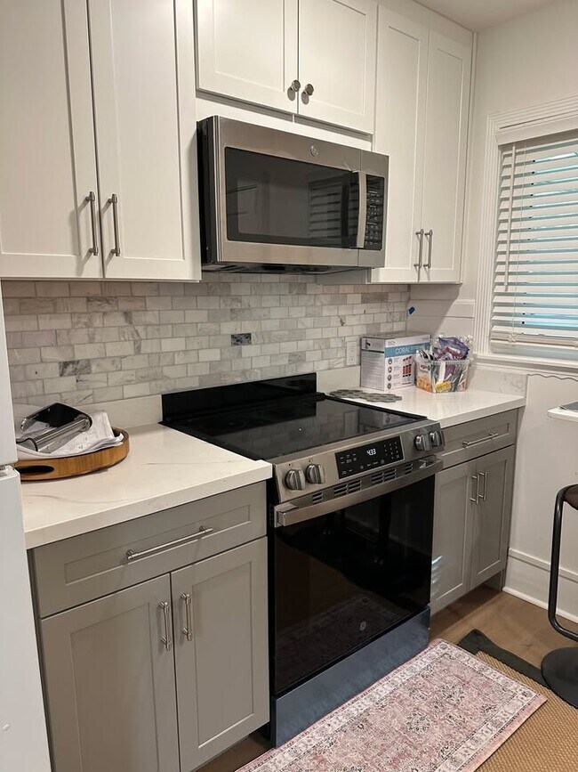 Foto del edificio - 22 Central Dr