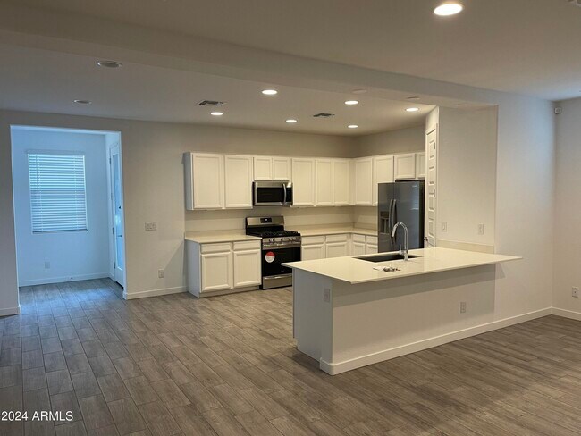 Building Photo - 4057 E Appaloosa Rd