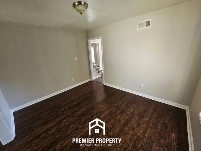 Building Photo - 5759 Foxdale Rd