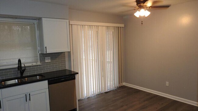 Foto del edificio - 6903 Orchard Street