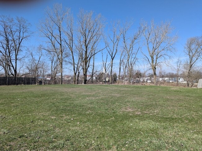 Foto del edificio - 158 E Maumee Ave