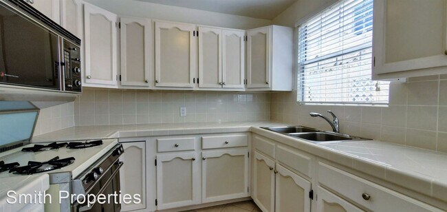 Building Photo - 2405 Torrance Blvd