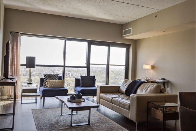 Building Photo - 300 Assiniboine