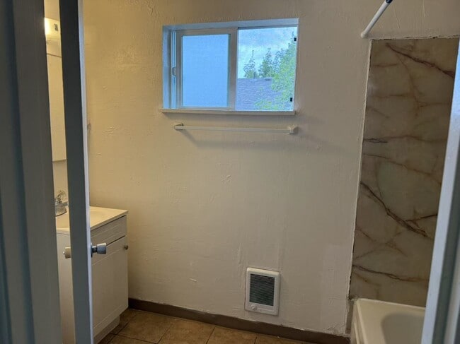 Photo - 3218 SE 122nd Ave House