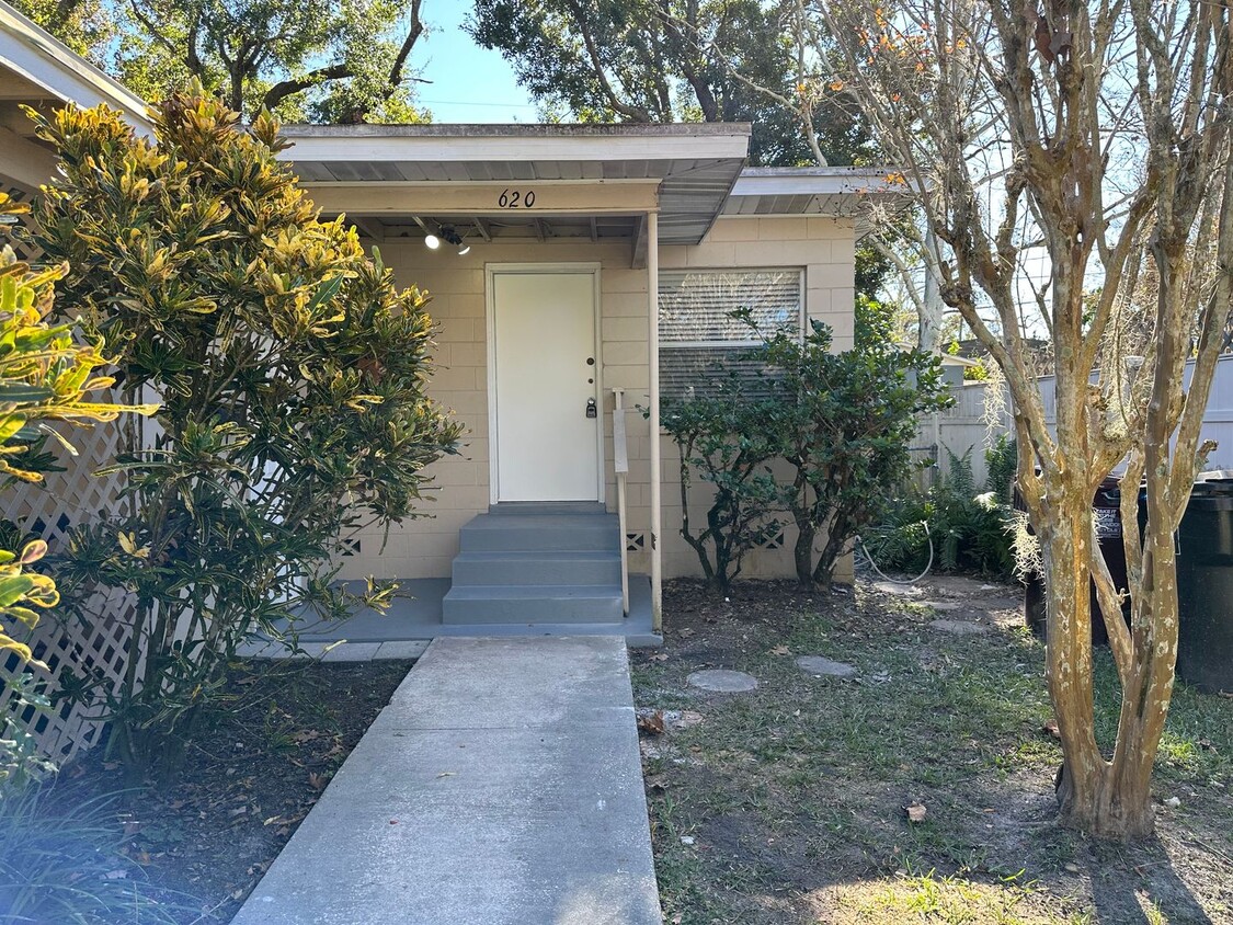 Primary Photo - W King Street Duplex