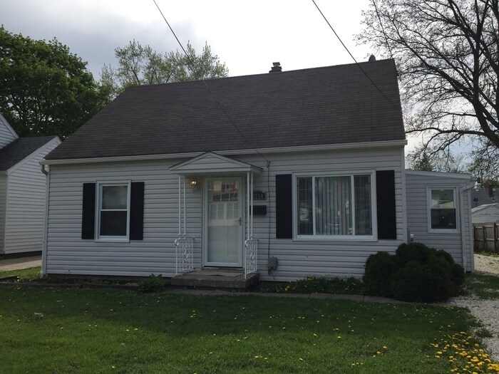 Charming home in Cuyahoga Falls!! House for Rent in Cuyahoga Falls