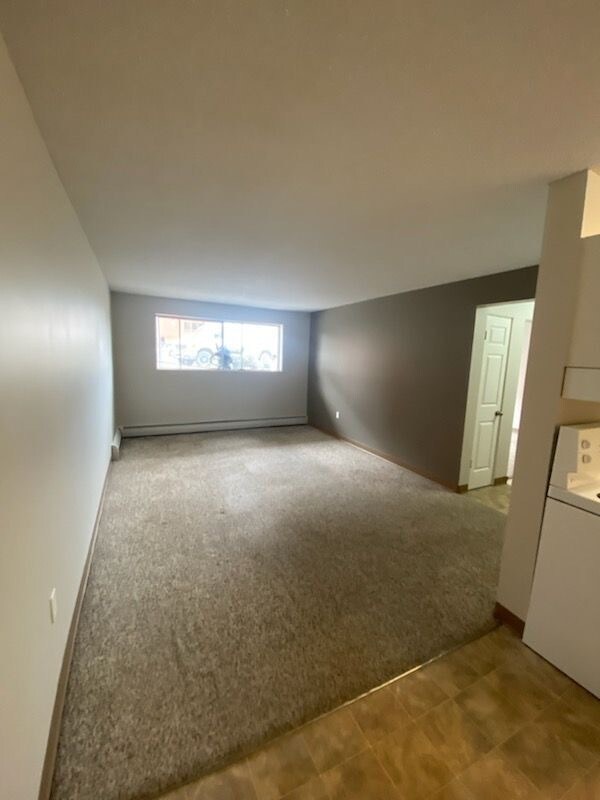 Building Photo - 1 Bed 1 Bath Unit in Red Deer, AB